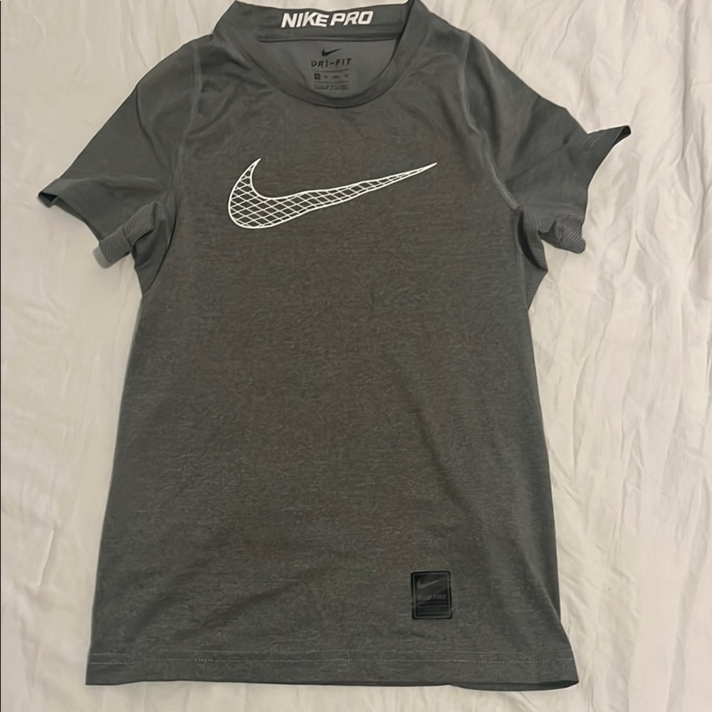 Nike Pro Gray T-Shirt